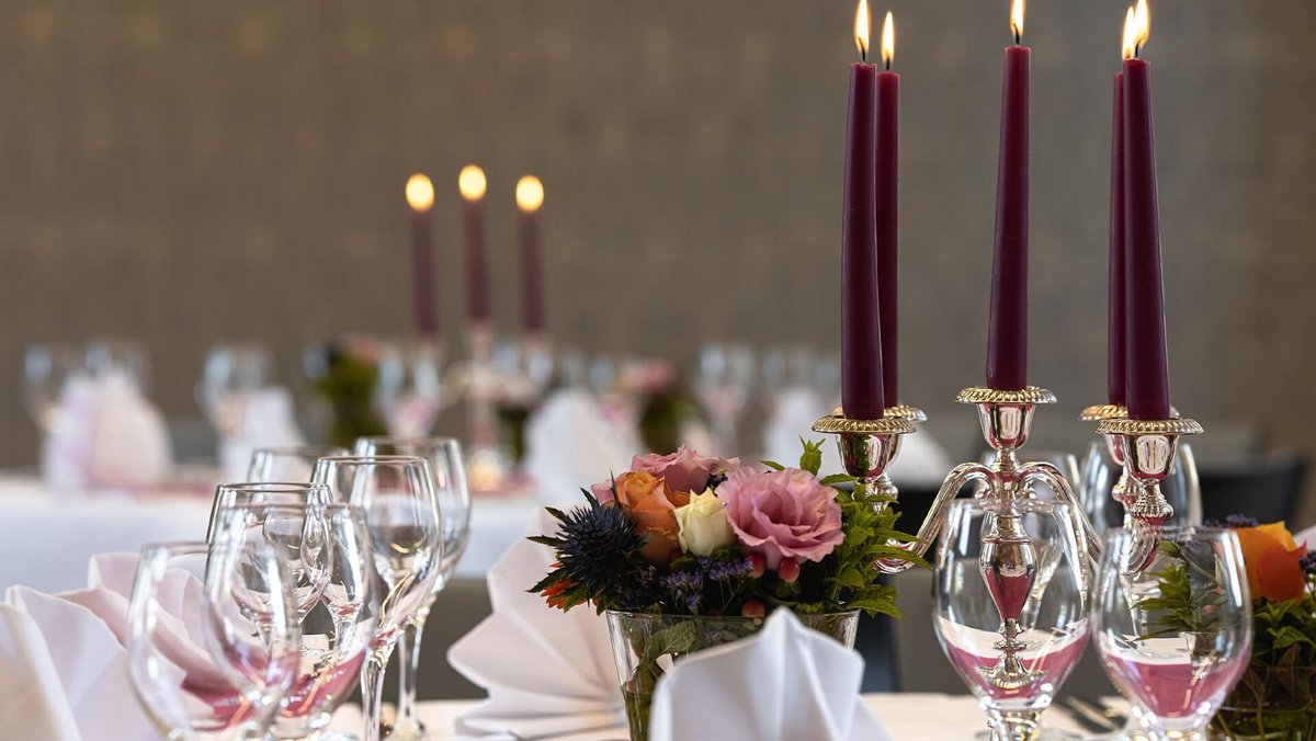 festlich gedeckter Tisch