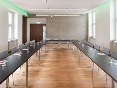 U-Form im Raum Quader